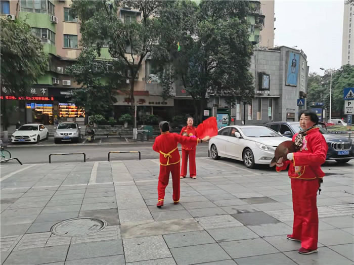 四川中青旅綿陽(yáng)分社、綿陽(yáng)市中旅假日旅行社、綿陽(yáng)自來(lái)文化傳播有限公司24H自助售貨服務(wù)盛大開業(yè)